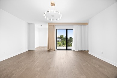 Hardly ever lived in with over $300K in premium upgrades already - photo 31