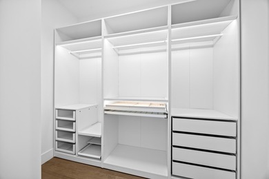 Hardly ever lived in with over $300K in premium upgrades already - photo 33