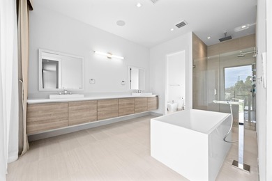 Hardly ever lived in with over $300K in premium upgrades already - photo 37