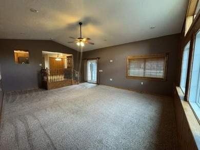 Location is key with this impeccably maintained 3 bed 2 bath - photo 15