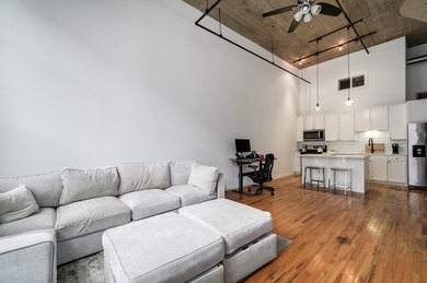 Discover this beautiful 2 BR/2 Bath split bedroom condo in River