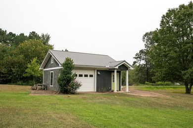 Serene, tranquil, waterfront home on 39 acres! Tree lined - photo 22