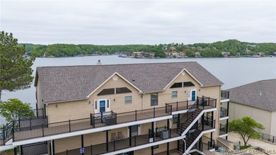 This top-floor 2BR/2BA unit offers privacy, thoughtful upgrades - photo 31