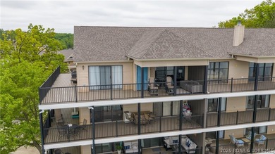 This top-floor 2BR/2BA unit offers privacy, thoughtful upgrades - photo 38