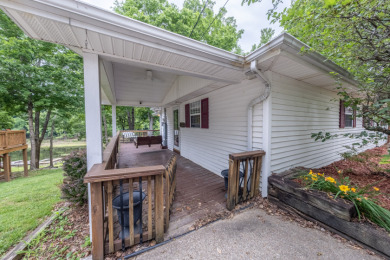2 Docks, Great View, Big sunroom with a garage! - photo 4