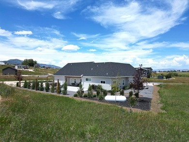 Sold Turnkey, fully furnished short-term rental just steps from - photo 3