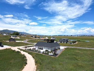 Sold Turnkey, fully furnished short-term rental just steps from - photo 4