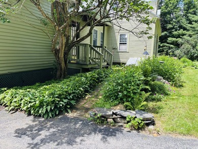 Charming and cozy, yet spacious antique cape with 3-4 bedrooms - photo 9