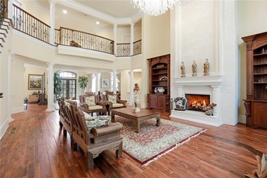 Perfectly positioned within the prestigious gated golf community - photo 5