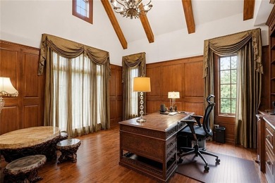 Perfectly positioned within the prestigious gated golf community - photo 10