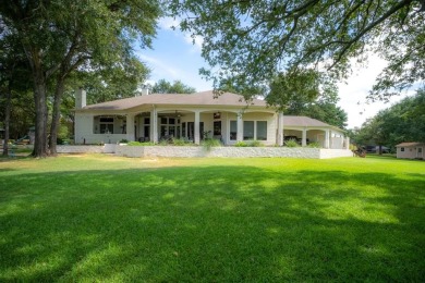 LUXURY WATERFRONT HOME ON LAKE LIMESTONE - This CUSTOM home has - photo 5