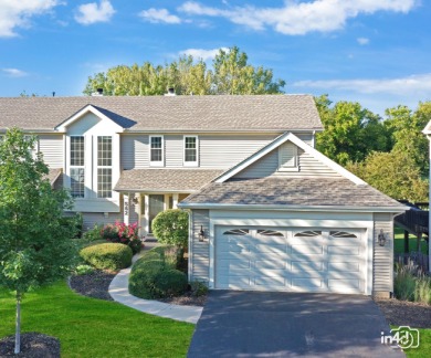 Lake Townhome/Townhouse For Sale in Oswego, Illinois
