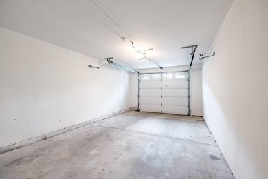 Move in spacious condo on cul du sac. Totally professionally - photo 21