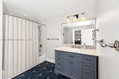 An iconic mid-century modern masterpiece by legendary architect - photo 23