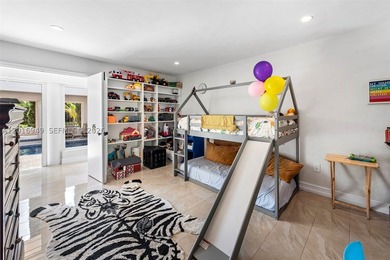 An iconic mid-century modern masterpiece by legendary architect - photo 24