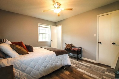Charming home near Crown Lake on 2 large lots! This adorable - photo 25