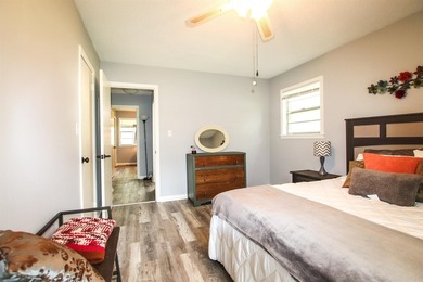 Charming home near Crown Lake on 2 large lots! This adorable - photo 27