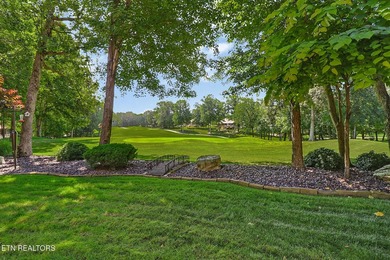 Perfectly positioned on the 17th green of the prestigious - photo 42