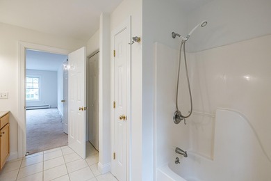 Move in spacious condo on cul du sac. Totally professionally - photo 42
