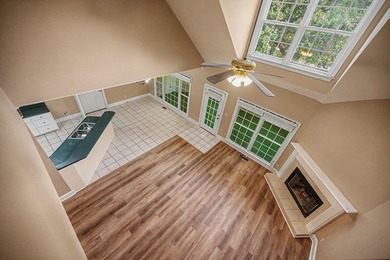 GOLF COURSE LIVING IN RIVER POINTE! Nestled on a quiet - photo 4