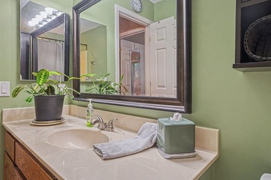 Charming home ready to meet new owner! Located in beautiful Hot - photo 31