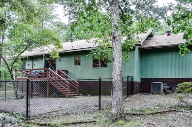 Charming home ready to meet new owner! Located in beautiful Hot - photo 34