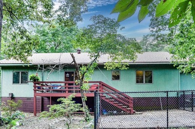 Charming home ready to meet new owner! Located in beautiful Hot - photo 35
