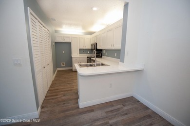 NEW AC!!! NEW PLUMBING!! FRESHLY PAINTED!!!! ASSOCIATION FEES - photo 5