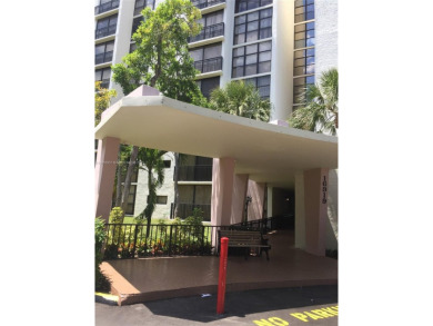 WONDERFUL LOCATION!! LIVE IN THE HEART OF SUNNY ISLES BEACH IN A
