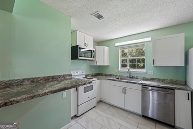 Welcome to 310 Watts Street in Saint Marys, GA! This charming - photo 18