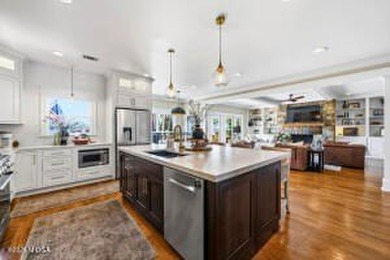 Welcome to 245 Lakeshore Circle, a stunning lakefront retreat - photo 22