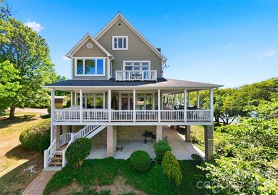 Custom-built four-story lakefront home on one of the flattest - photo 4
