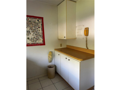 WONDERFUL LOCATION!! LIVE IN THE HEART OF SUNNY ISLES BEACH IN A