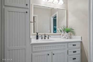 Welcome to 245 Lakeshore Circle, a stunning lakefront retreat - photo 33