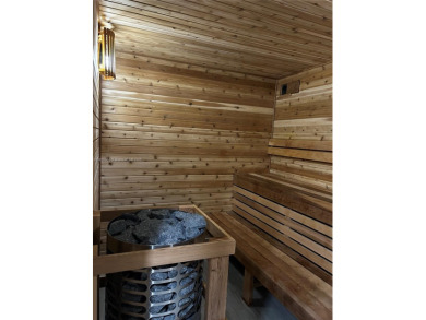 WONDERFUL LOCATION!! LIVE IN THE HEART OF SUNNY ISLES BEACH IN A