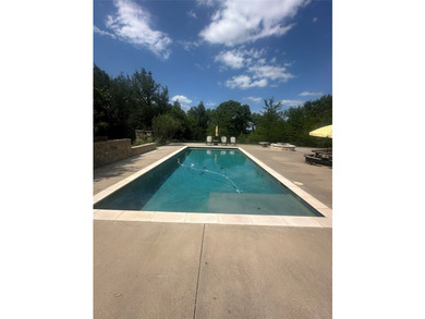 Beautiful 3 Bedroom, 3 and a half bath, custom built home - photo 12