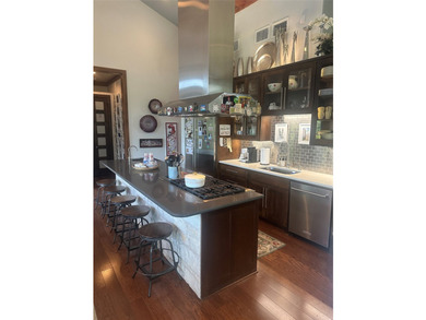 Beautiful 3 Bedroom, 3 and a half bath, custom built home - photo 19