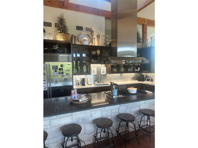 Beautiful 3 Bedroom, 3 and a half bath, custom built home - photo 20