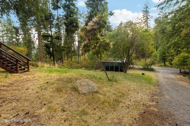 Enjoy the breathtaking views of the Mountains rising from the - photo 36