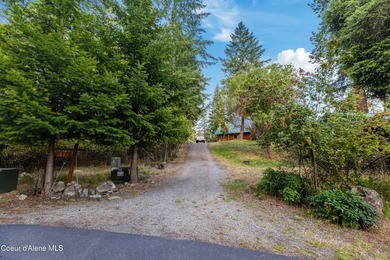 Enjoy the breathtaking views of the Mountains rising from the - photo 37