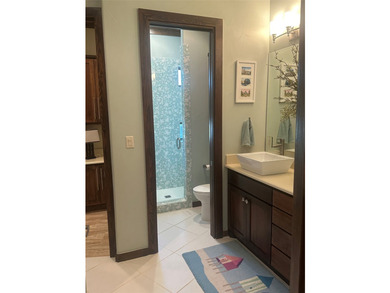 Beautiful 3 Bedroom, 3 and a half bath, custom built home - photo 37
