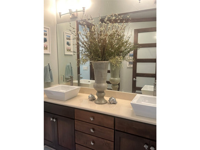 Beautiful 3 Bedroom, 3 and a half bath, custom built home - photo 38