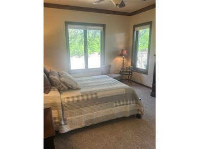 Beautiful 3 Bedroom, 3 and a half bath, custom built home - photo 39