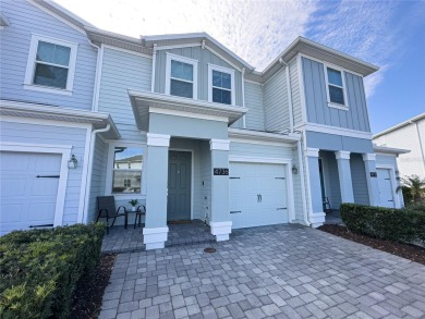 Lake Townhome/Townhouse For Sale in Kissimmee, Florida