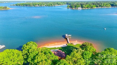 A truly rare offering on Lake Norman, this extraordinary - photo 2