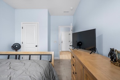 MOTIVATED SELLER! This waterfront home is very well cared for - photo 25