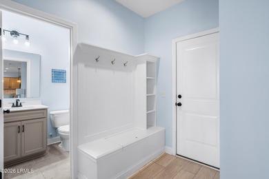 MOTIVATED SELLER! This waterfront home is very well cared for - photo 26
