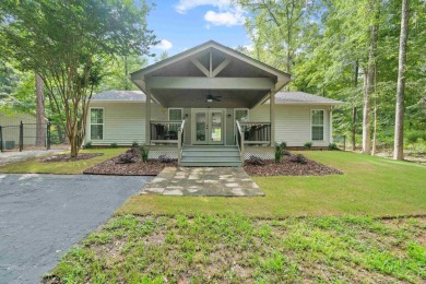 Lake Home For Sale in Eatonton, Georgia