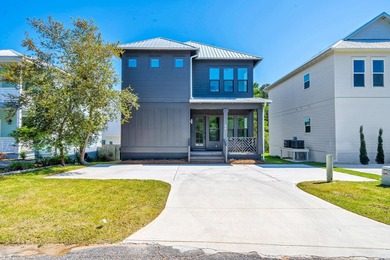 Coastal Living at its finest in the quaint and quiet Blue - photo 1