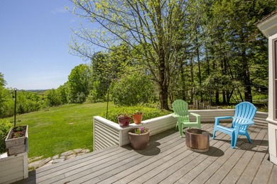 Pleasant View Farm is a rare coastal Maine retreat, offering - photo 2